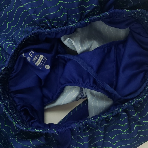 💲Nike womens small blue printed stretch shorts - Picture 8 of 8